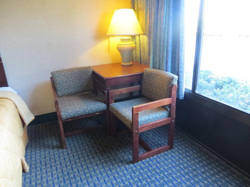 Eurotel Inn Maitland Стая снимка