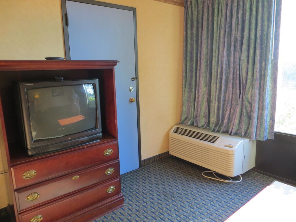 Eurotel Inn Maitland Стая снимка