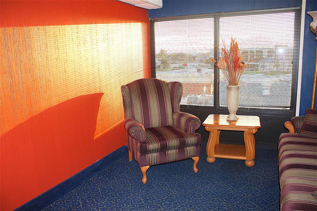 Eurotel Inn Maitland Екстериор снимка