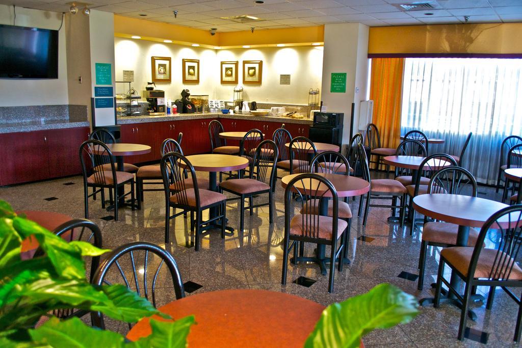 Eurotel Inn Maitland Екстериор снимка